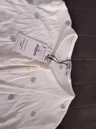 Blusa 
Stradivarius flores S
