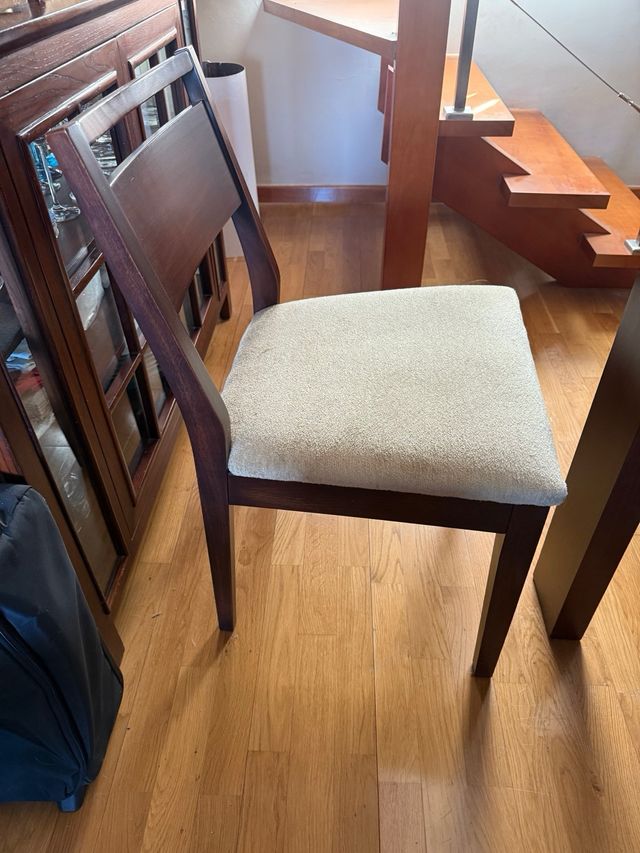 Mesa de comedor y 6 sillas