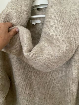 Jersey suave cuello alto 
Nuevo- espectacular 
