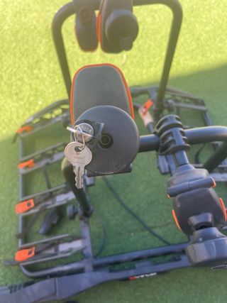 Portabicicletas TowCar 4 bicis con llave