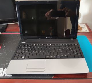 Packard Bell y LENOVO Portátil para Piezas .