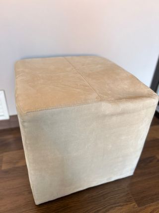 Puff de terciopelo beige