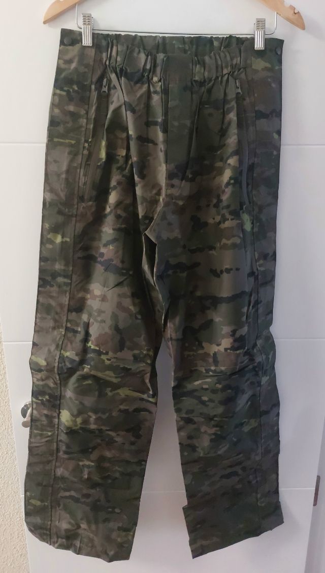 Pantalón impermeable militar