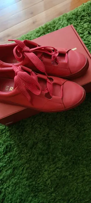 Zapatos de piel rojos talla 37