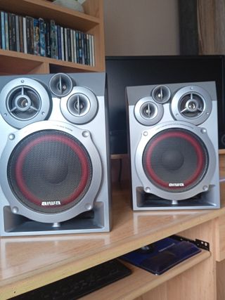 Altavoces Aiwa 3 Vías Bass Reflex Plata