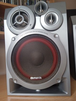Altavoces Aiwa 3 Vías Bass Reflex Plata