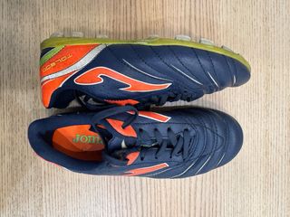 Botas de fútbol Joma niño azul y naranja talla 33