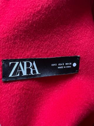 Abrigo Zara Rojo Cremallera