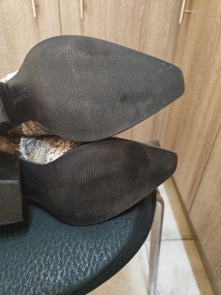 Botines Zara efecto piel serpiente