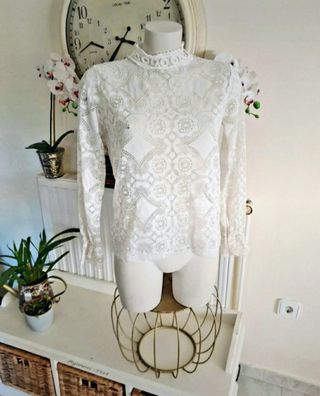 Blusa vintage encaje cuello alto talla L