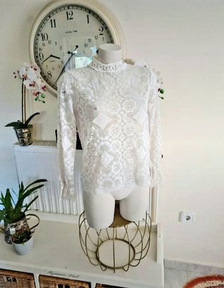 Blusa vintage encaje cuello alto talla L