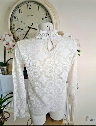 Blusa vintage encaje cuello alto talla L