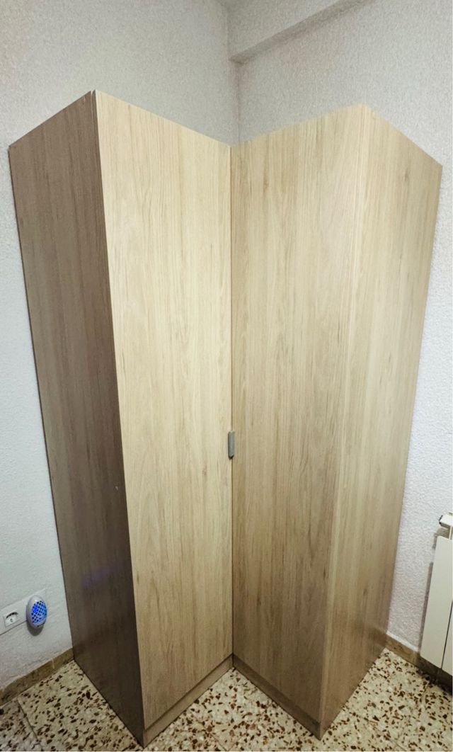 Armadio ad angolo in rovere naturale Prezzo negoziabile*