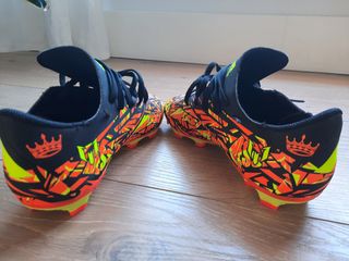 Botas de fútbol Niño Adidas
Talla 36