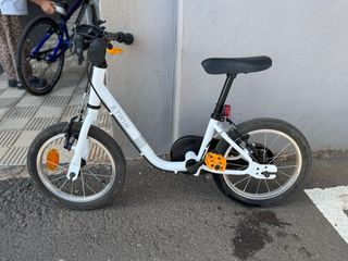 Bicicleta infantil B'TWIN blanca