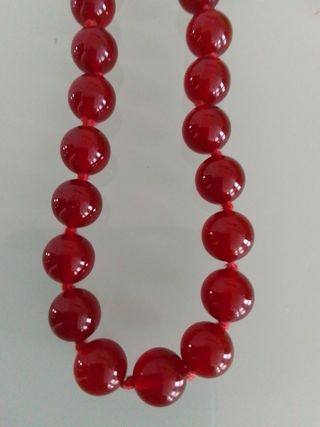 Collana con perle rosse