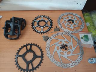 Lote ciclismo: pedales, platos y discos
