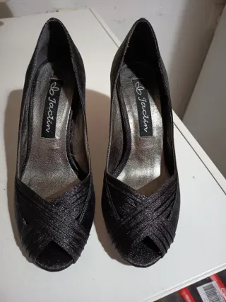 Zapatos de tacón Jaclin negros