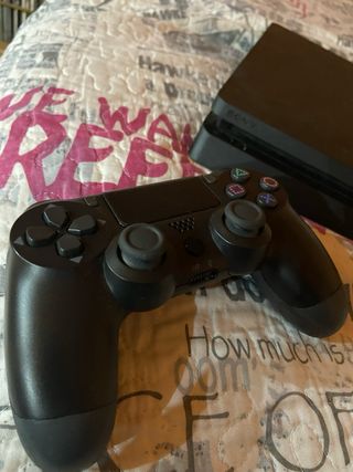 Consola PS4 Sony Negra + Mando