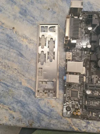 Placa Base ASUS H110M-D. + procesador Intel g4
