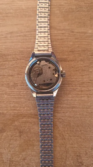 Reloj mujer esfera verde y correa plateada