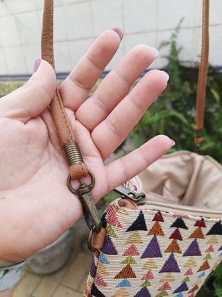 Bolso de hombro con formas geométricas