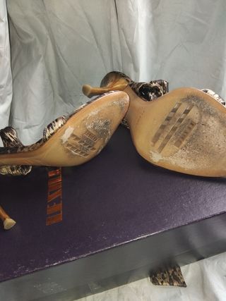 Zapatos Lezilla Seda y Pedrería Talla 37