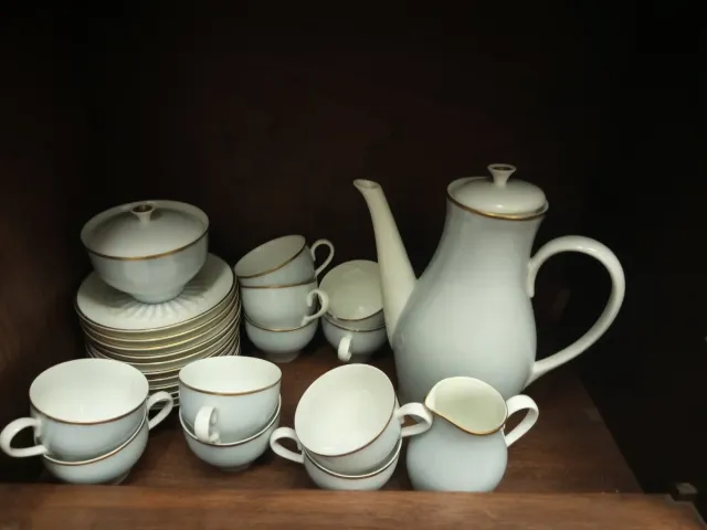 Juego de café porcelana blanco y dorado