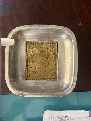 Cenicero Metálico con Sello Correos 1853