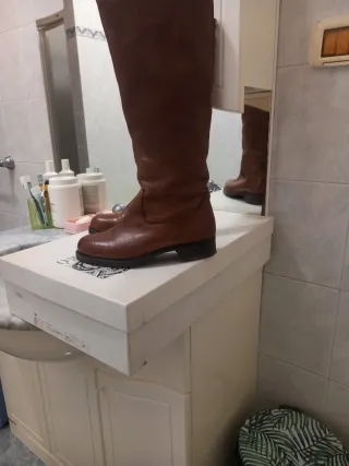 Stivali al ginocchio marroni con zip vera pelle