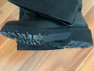 Botas altas de piel negras nuevas
