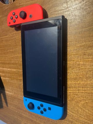 Nintendo Switch + Funda + Juegos + Pro Controller