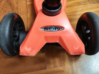 Patinete Micro Maxi naranja y negro