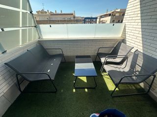 Sofá, 2 sillones y mesa de jardín