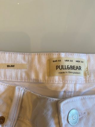 Pantalón corto blanco Pull and Bear Talla L