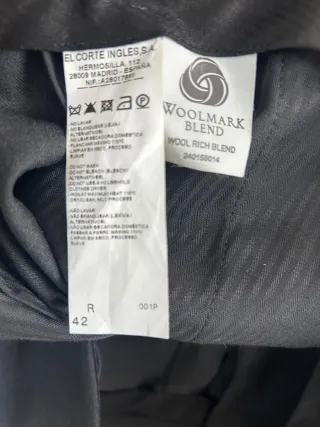 Traje gris hombre