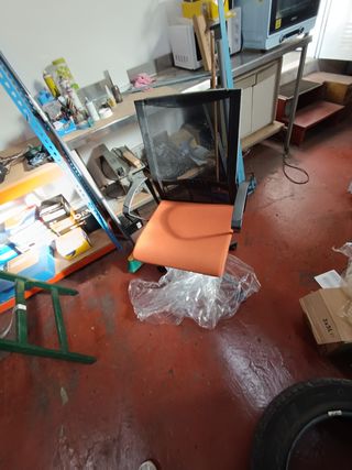 Silla de oficina vintage negra y marrón
"NUEVA"
