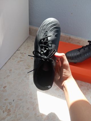 Zapatillas de fútbol Nike Phantom con tacos 