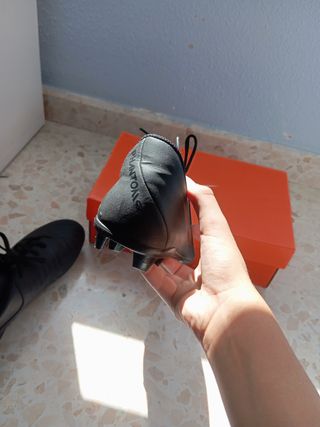 Zapatillas de fútbol Nike Phantom con tacos 