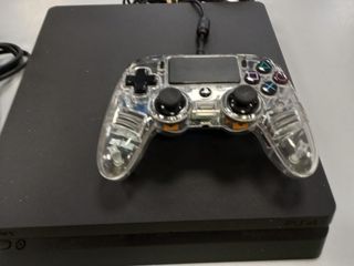CONSOLA PS4 SLIM 500GB (MANDO PERIFERICO CON CABLE