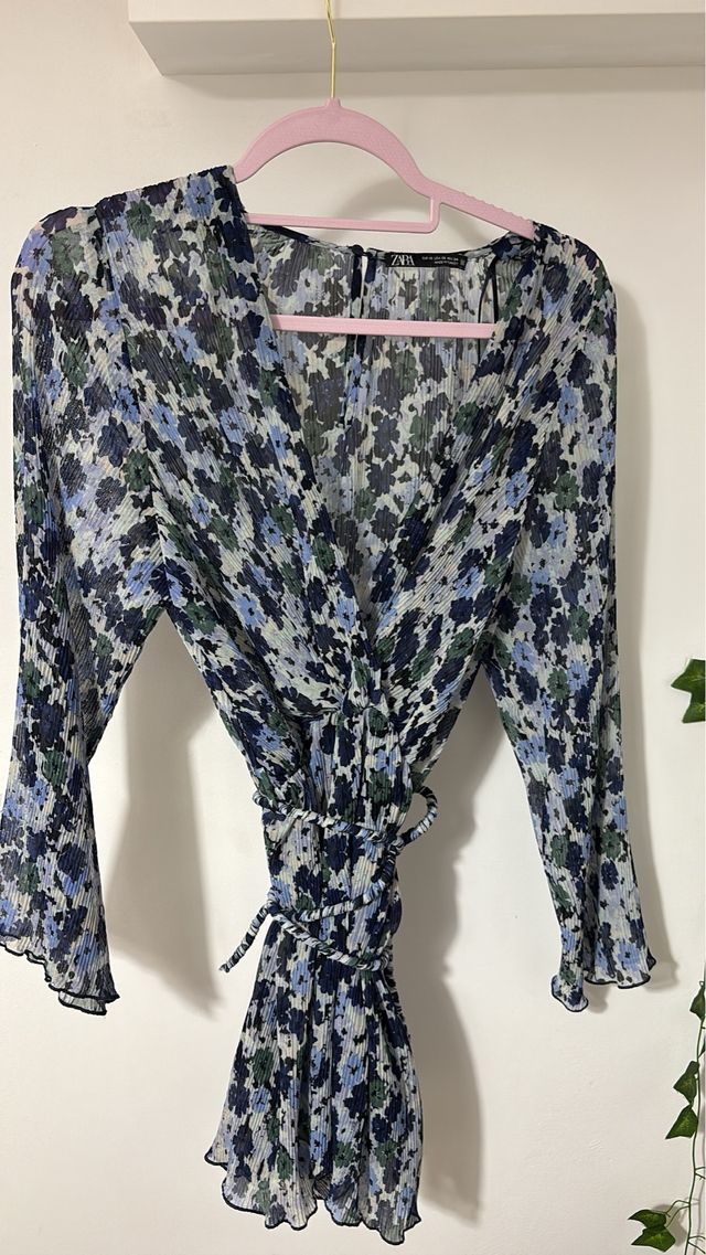 Vestido Zara floral Xs/S
