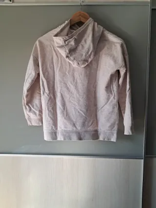 Sudadera niña beige con mariposa