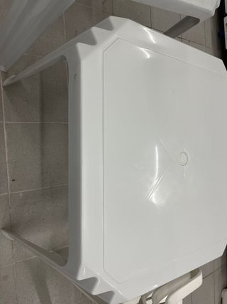 Mesa grande de plástico blanca