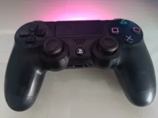 Ps4 1Tb + 2 Mandos