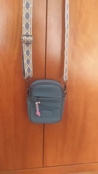 Bolso bandolera móvil azul a estrenar 