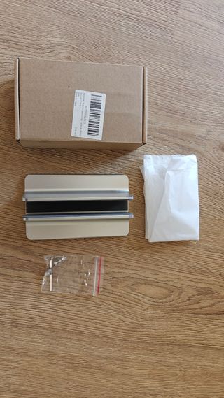 Soporte Vertical de Aluminio para Portátil