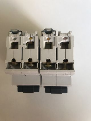 2 Interruptores Magnetotérmicos Hager