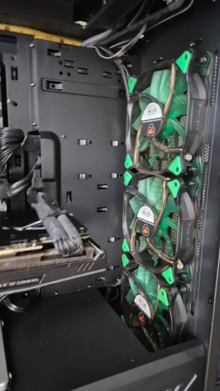 PC i7 + GTX 1070 + SSD + Portátil Lenovo de Regalo