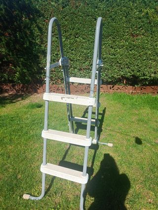 ESCALERA PARA PISCINA 