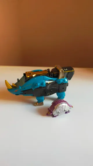 Zord Armadillo Salvaje y Zord Rhino Salvaje